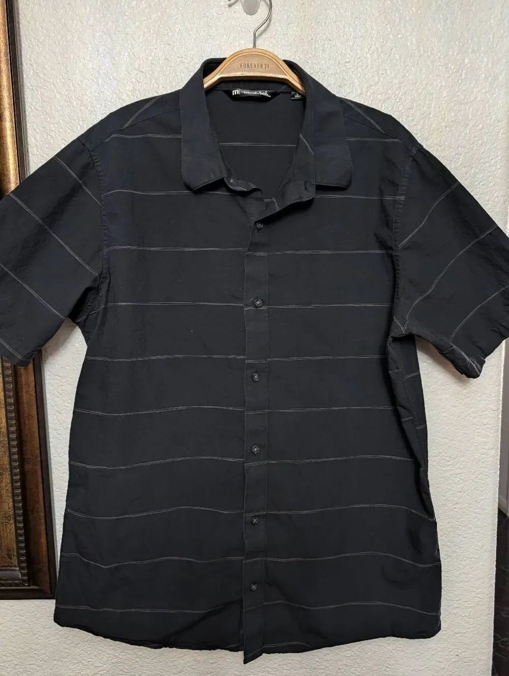 Travis Mathew button down shirt Large